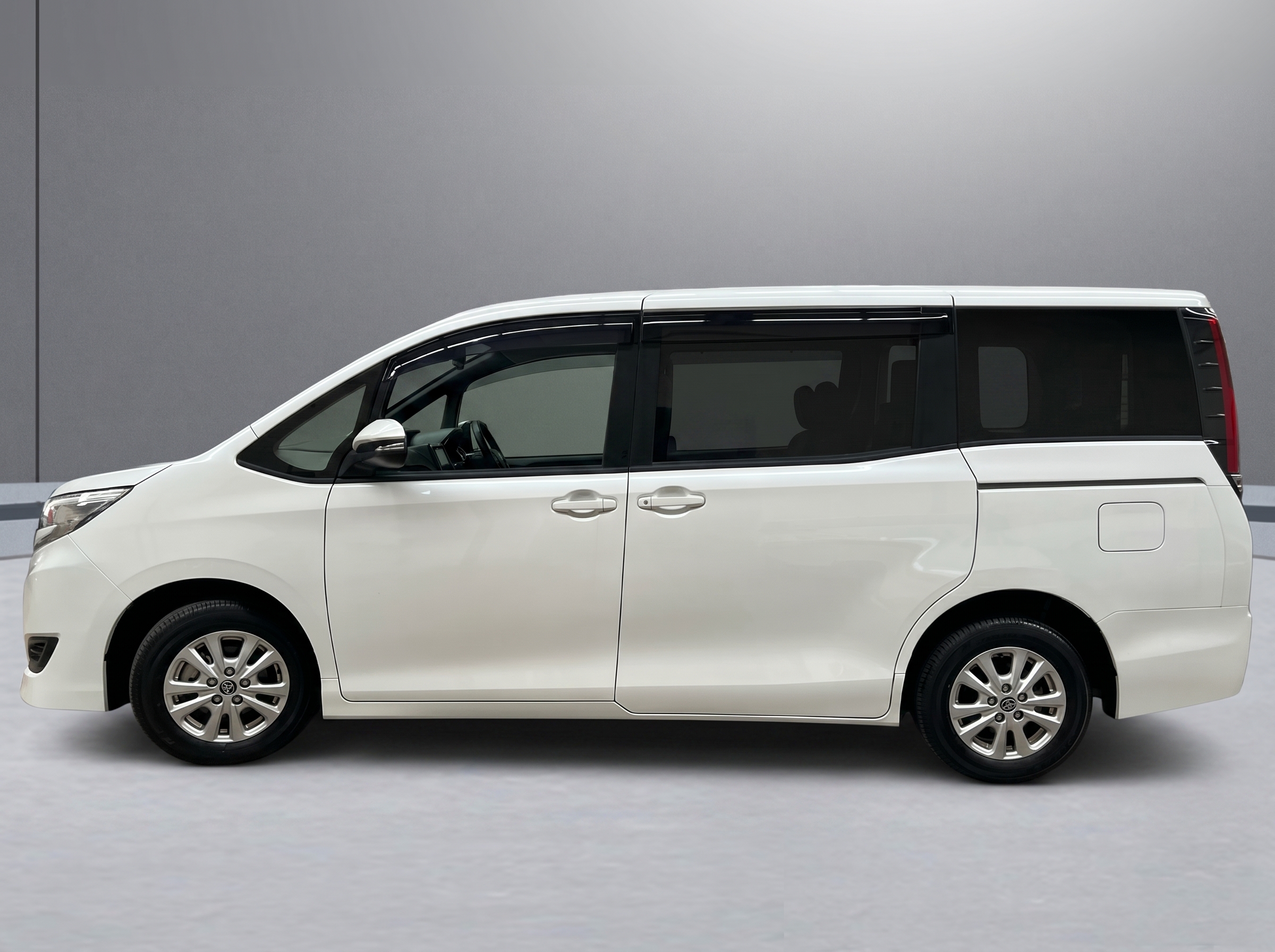 2020 Toyota Noah X vehicle photo photo 3
